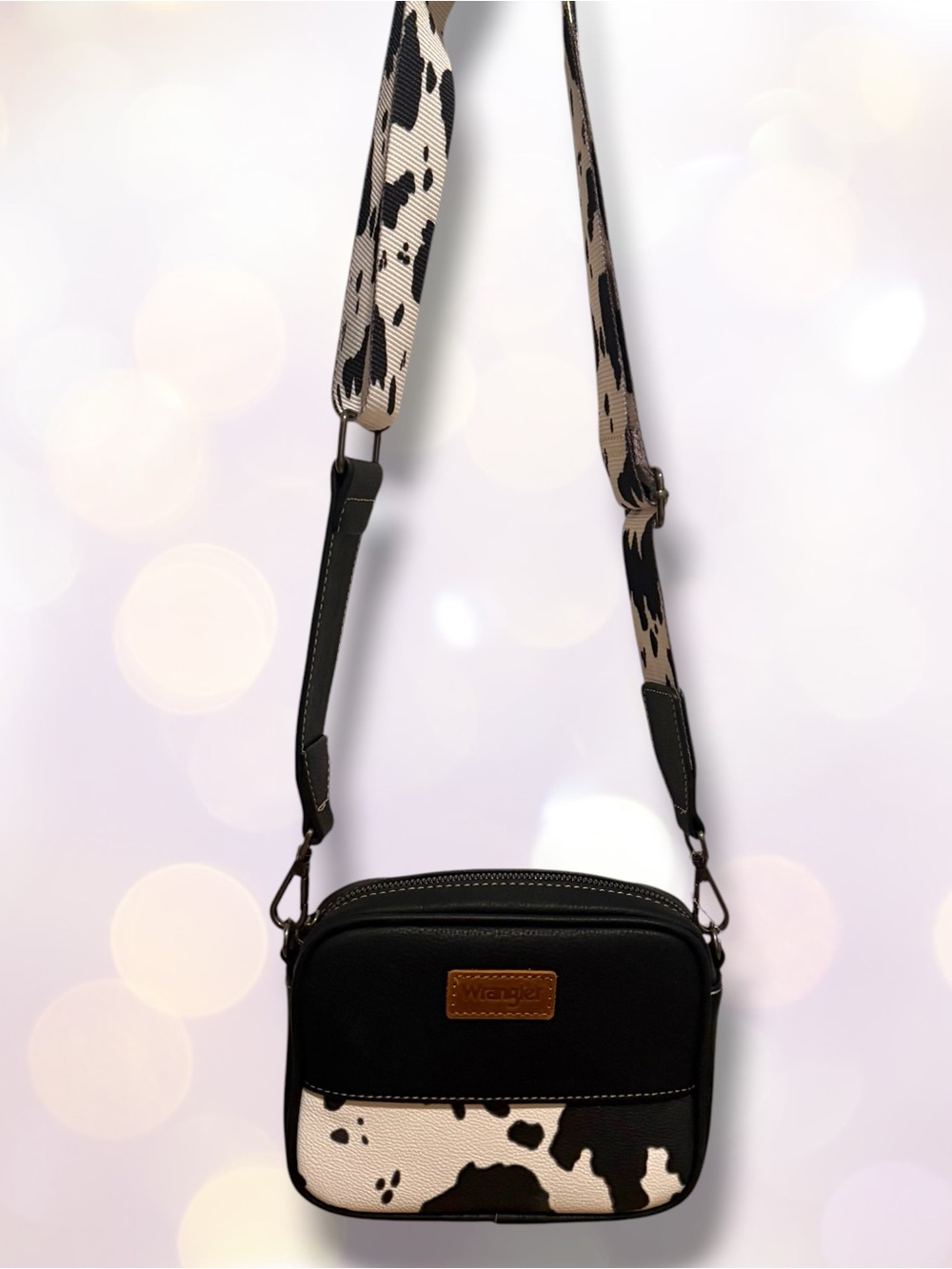 Wrangler NWOT Crossbody with Cream-and-Black Cowhide Accent - Picture 2 of 10
